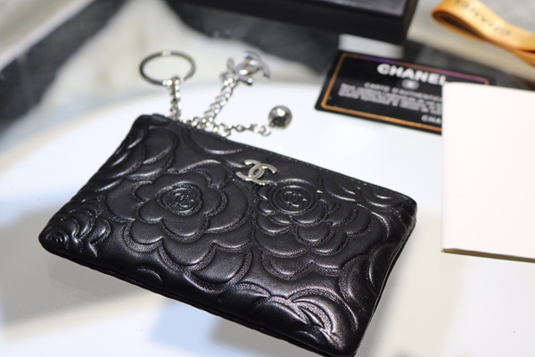 コピーシャネル激安財布側面デザイン